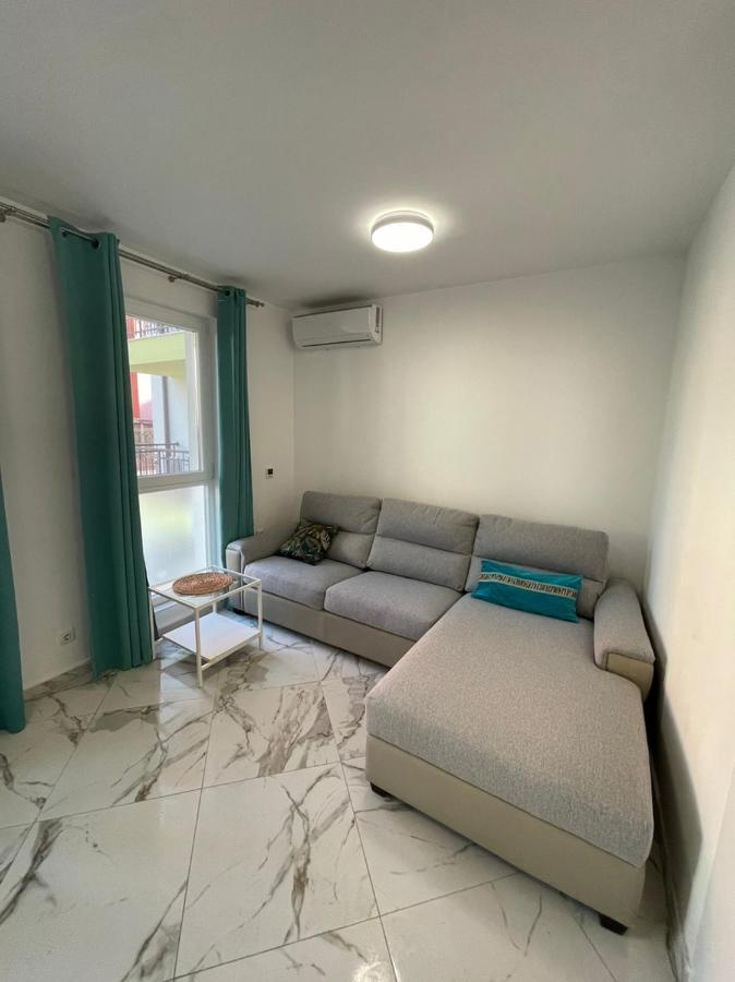 Sun&Moon Apartment Обзор Екстериор снимка