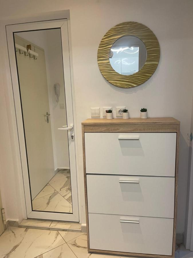 Sun&Moon Apartment Обзор Екстериор снимка