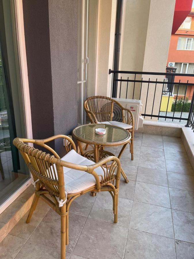 Sun&Moon Apartment Обзор Екстериор снимка