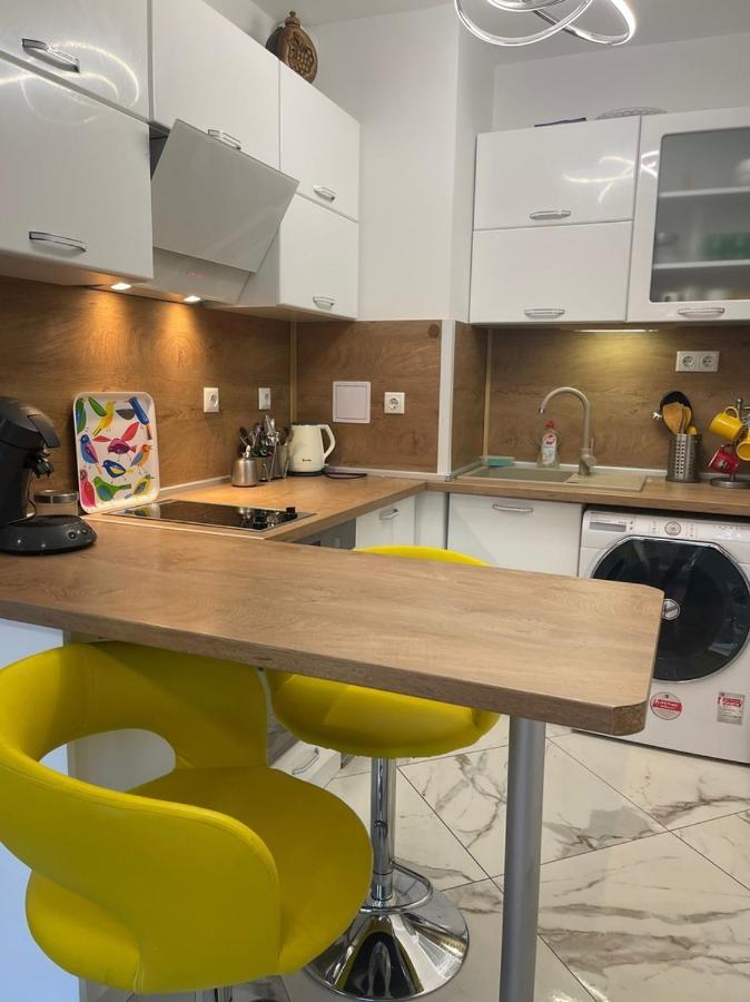 Sun&Moon Apartment Обзор Екстериор снимка