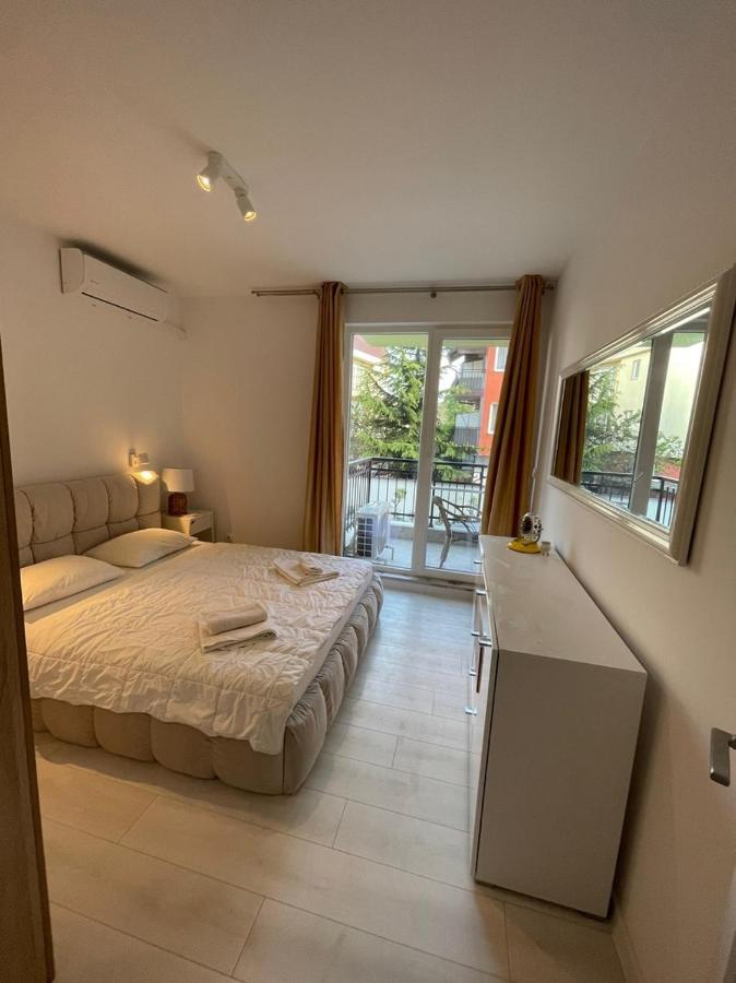 Sun&Moon Apartment Обзор Екстериор снимка