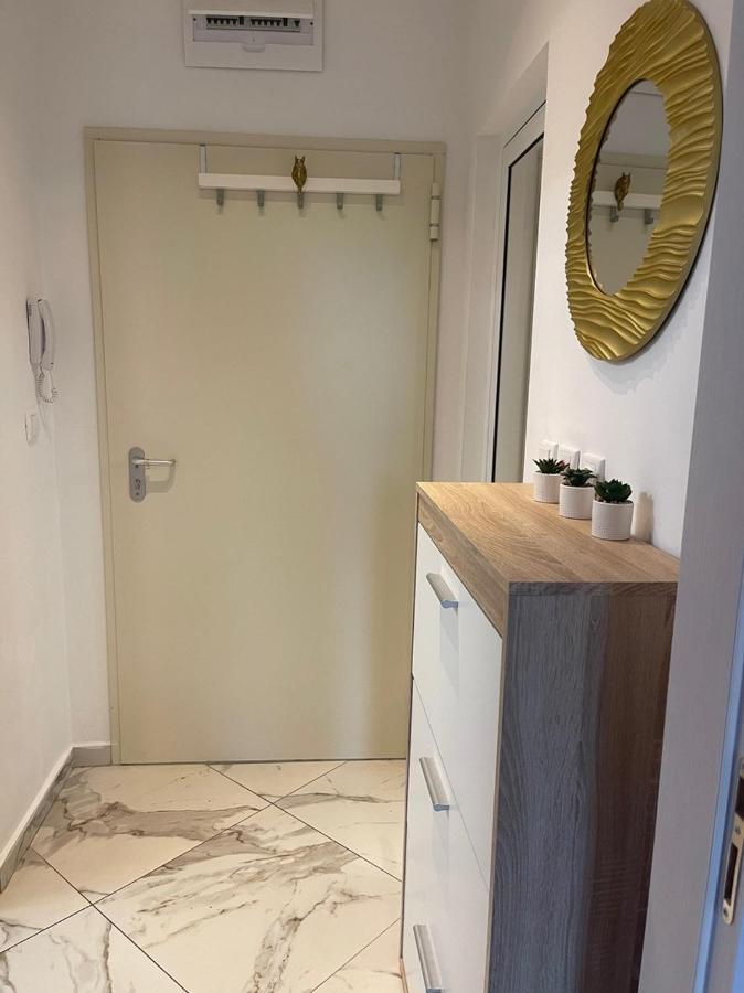 Sun&Moon Apartment Обзор Екстериор снимка