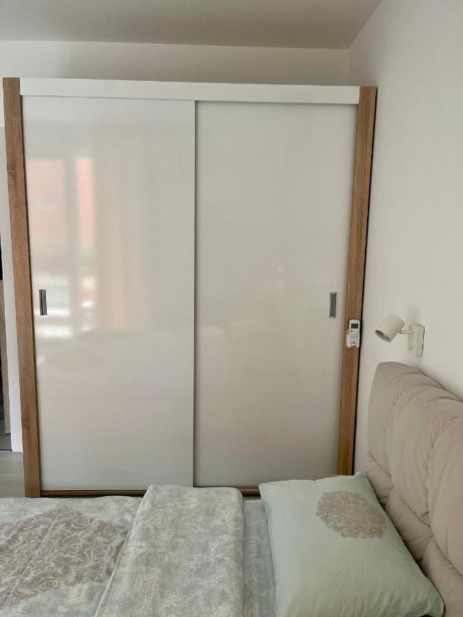 Sun&Moon Apartment Обзор Екстериор снимка